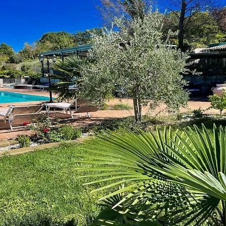 2 Bedrooms1 Bathroom1 Fully Fitted Kitchenpooljacuzziwifiair Con Villa *