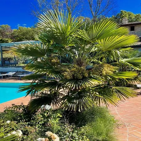 Villa 2 Bedrooms1 Bathroom1 Fully Fitted Kitchenpooljacuzziwifiair Con *