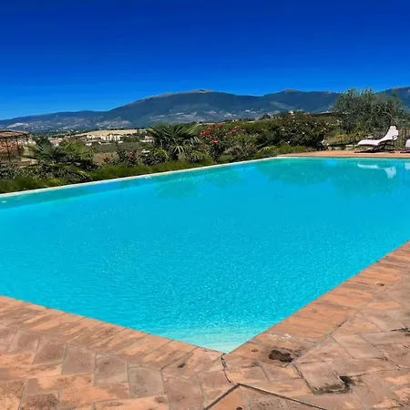 2 Bedrooms1 Bathroom1 Fully Fitted Kitchenpooljacuzziwifiair Con Villa