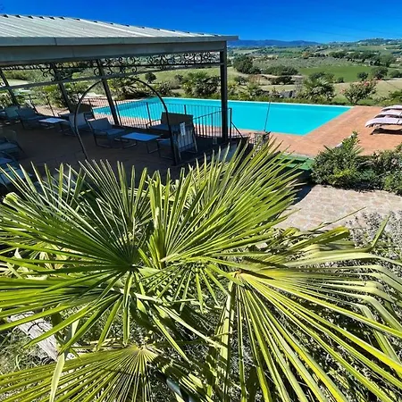 Villa 2 Bedrooms1 Bathroom1 Fully Fitted Kitchenpooljacuzziwifiair Con *