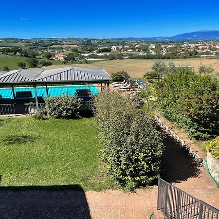 2 Bedrooms1 Bathroom1 Fully Fitted Kitchenpooljacuzziwifiair Con