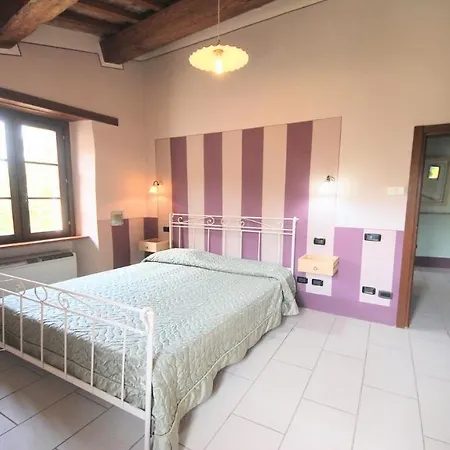 2 Bedrooms1 Bathroom1 Fully Fitted Kitchenpooljacuzziwifiair Con *